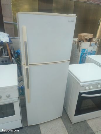 Réfrigérateur congélateur Samsung 1m62 d'hauteur
