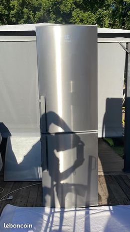 Réfrigérateur electrolux à débattre