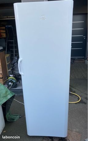Réfrigérateur Indesit