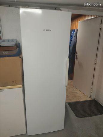 Réfrigérateur pose libre BOSCH 324 L froid ventilé
