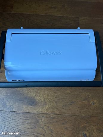 Relieuse Fellowes Star 150