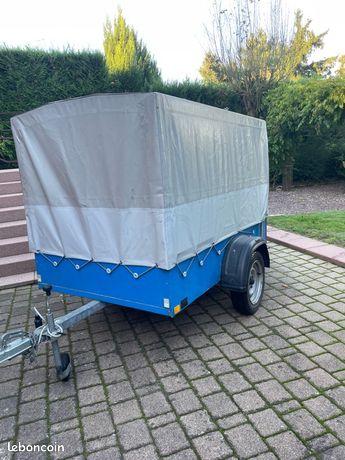 Remorque bâchée