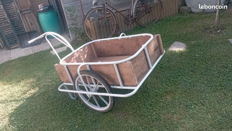 Remorque charrette pour le bois le jardin très robuste