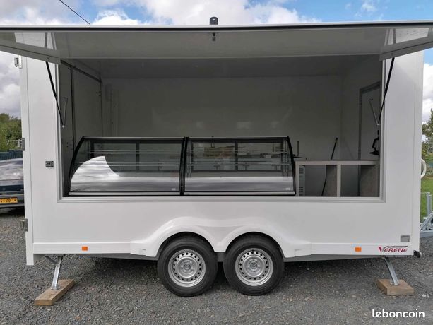 Remorque de marché toute équipée