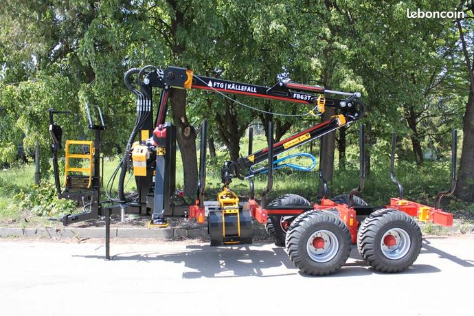 Remorque forestière capacité 7T homologuée route avec grue 5.3 mètres [STOCK]