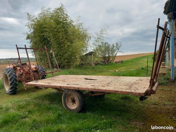 Remorque fourragère plateau