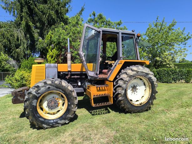 Renault 110-14 4RM 7500h Cabine TS Pneus