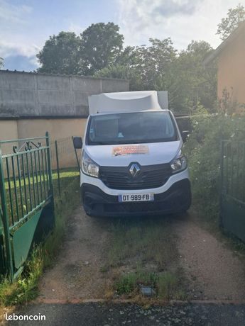 Renault Trafic camion magasin boulangerie patisserie