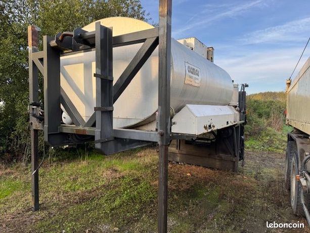 Répandeuse Acmar 6800 litres sur berce ampliroll