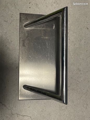 Repose pieds en inox pour salon de coiffure