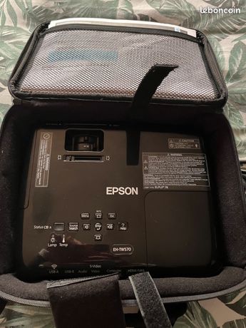 Rétroprojecteur avec écran