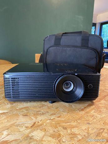 Rétroprojecteur Optoma HD27e Full HD 1080p 3400 lumens = lumineux ( seulement 350h / 10 000h)