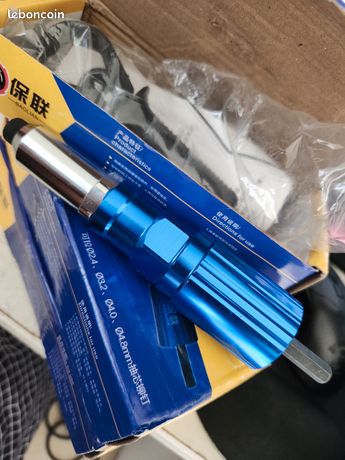 Riveteuse automatique pour visseuse