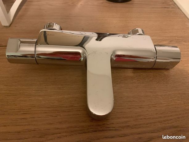 Robinet mitigeur baignoire et douche