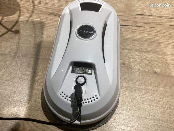 Robot laveur de vitres