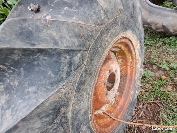 Roue de tracteur