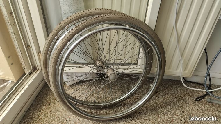 Roues de fauteuils roulants