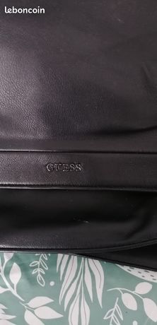 Sacoche PC portable Guess en cuir