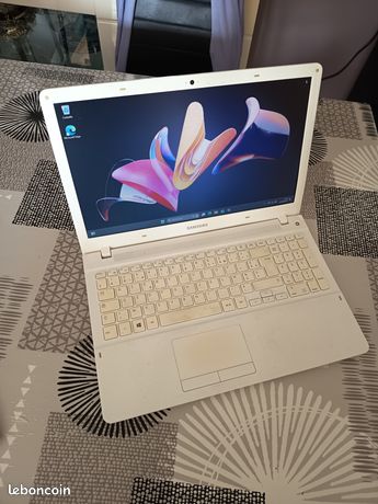 Samsung 156" Intel core i3 8 Go HDD 500 Go