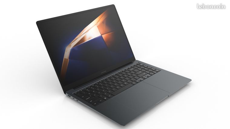 Samsung Galaxy Book4 Ultra i9 / 32 Go RAM / 1 To SSD / RTX 4070 / Tactile