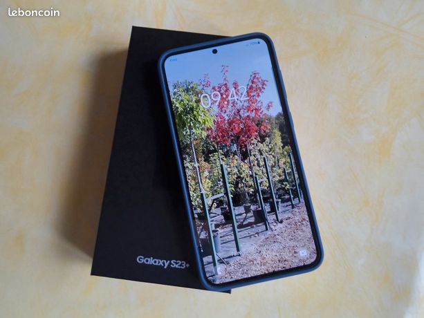 Samsung galaxy s23+ avec accessoires neufs excellent état comme neuf