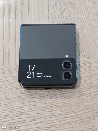 Samsung galaxy z flip Samsung galaxy z flip 4Paiement en liquide et remise en main propre uniquement