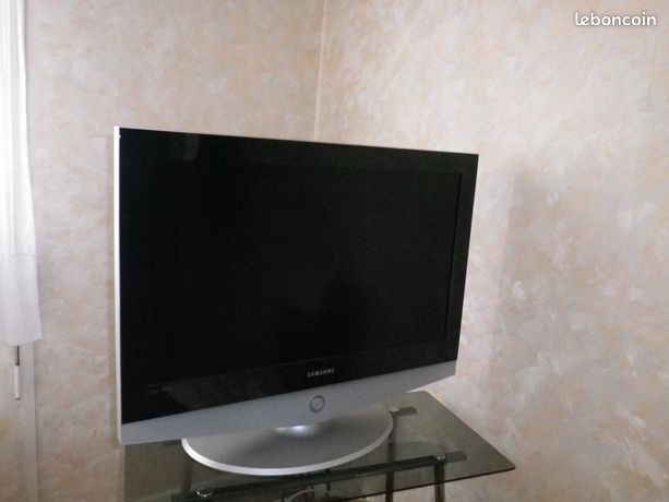 SAMSUNG LE 32R41B 82 cm + ADAPTATEUR TNT