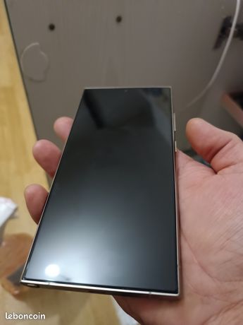 Samsung s24 ultra quasiment 512 Go d'échange