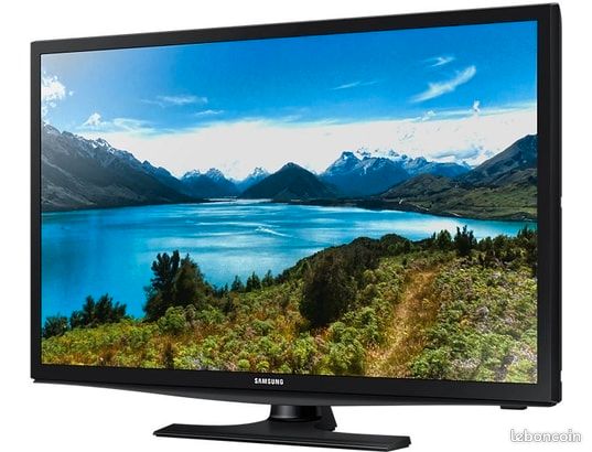 SAMSUNG - TV LED 82 cm