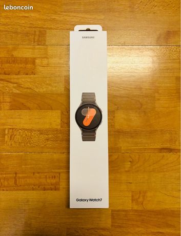 Samsung Galaxy Watch 7 LTE 4G Vert Kaki 40mm (Boîte Scellée) / 2027