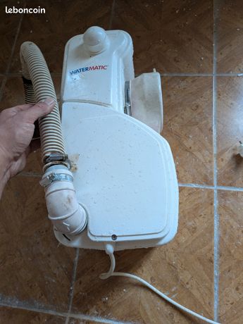 Sanibroyeur toilette wc