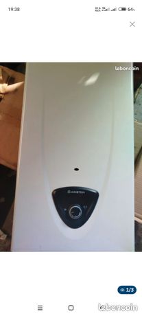 Saunier duval gaz ariston fast evo1 monté il ya 5 ans très bonne état de marche changé car rénovation totale de l'appartement. Prix 130E a débattre raisonnablement