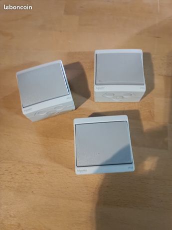 Schneider. 3 interrupteurs IP55