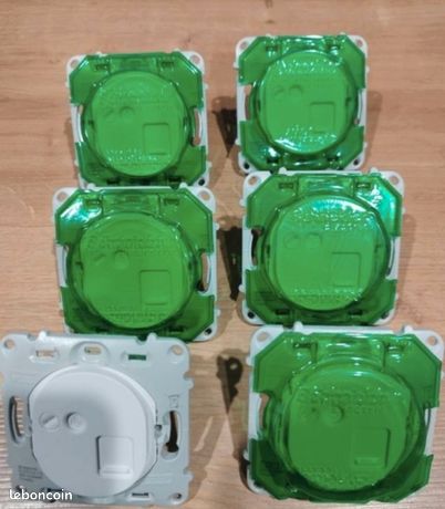 Schneider ovalis 6 prises rj45