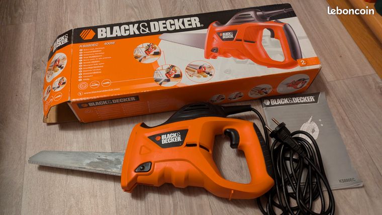 Scie à main électrique Black Decker