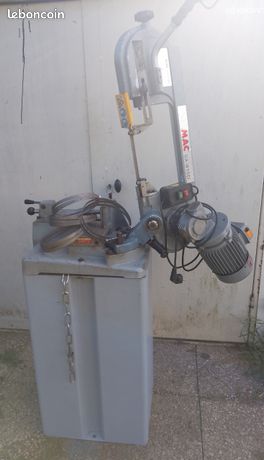 Scie à ruban métal