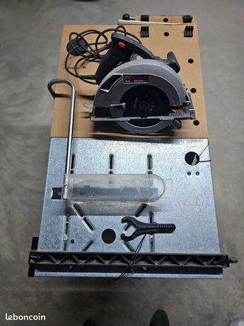 Scie circulaire avec table