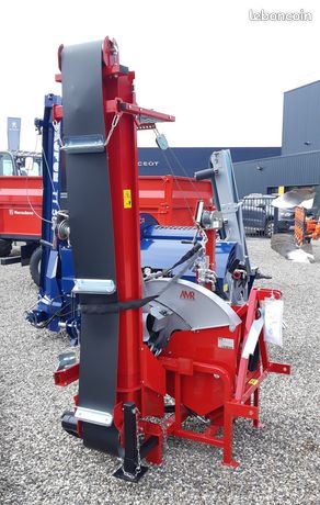 Scie circulaire avec tapis AMR SCIOMAT