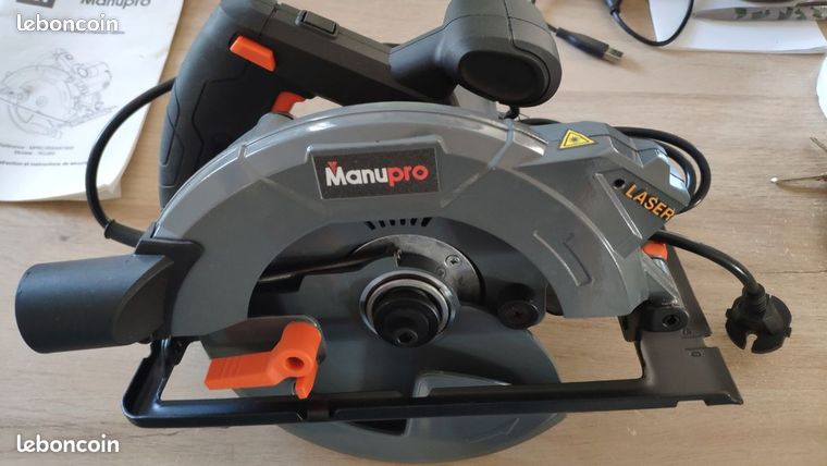 Scie circulaire " MANUPRO " 1800W
