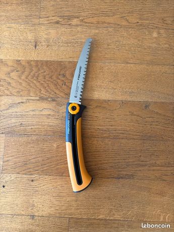 Scie rétractable FISKARS SW73