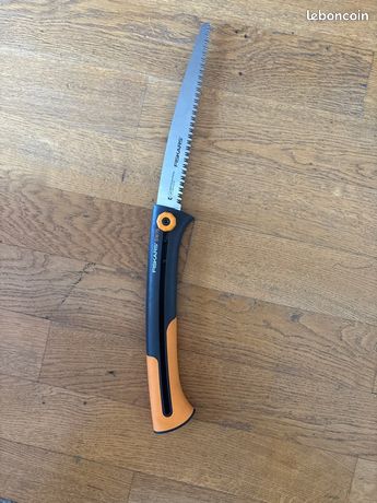 Scie rétractable fiskars sw75