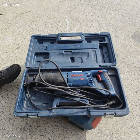 Scie sabre Bosch Professional GSA 1100 E avec mallette
