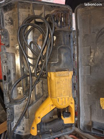 Scie sabre dewalt