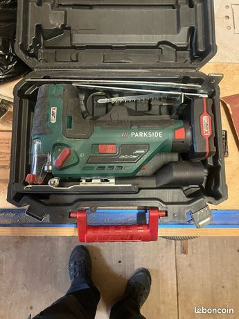 Scie sauteuse a batterie