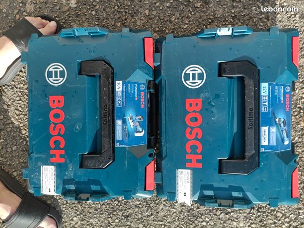 Scie sauteuse + découpeur à parquet