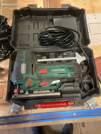 Scie sauteuse filaire