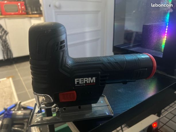 Scie sauteuse sans l'embout