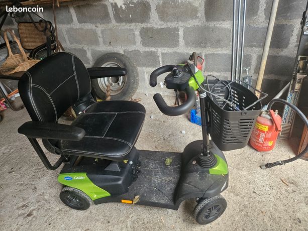 Scooter électrique pour personnes à mobilité réduite