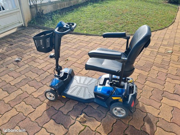 Scooter pour personne a mobilité reduite