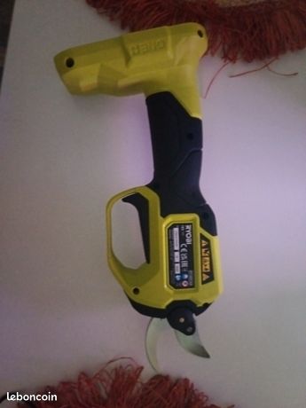 Sécateur ryobi